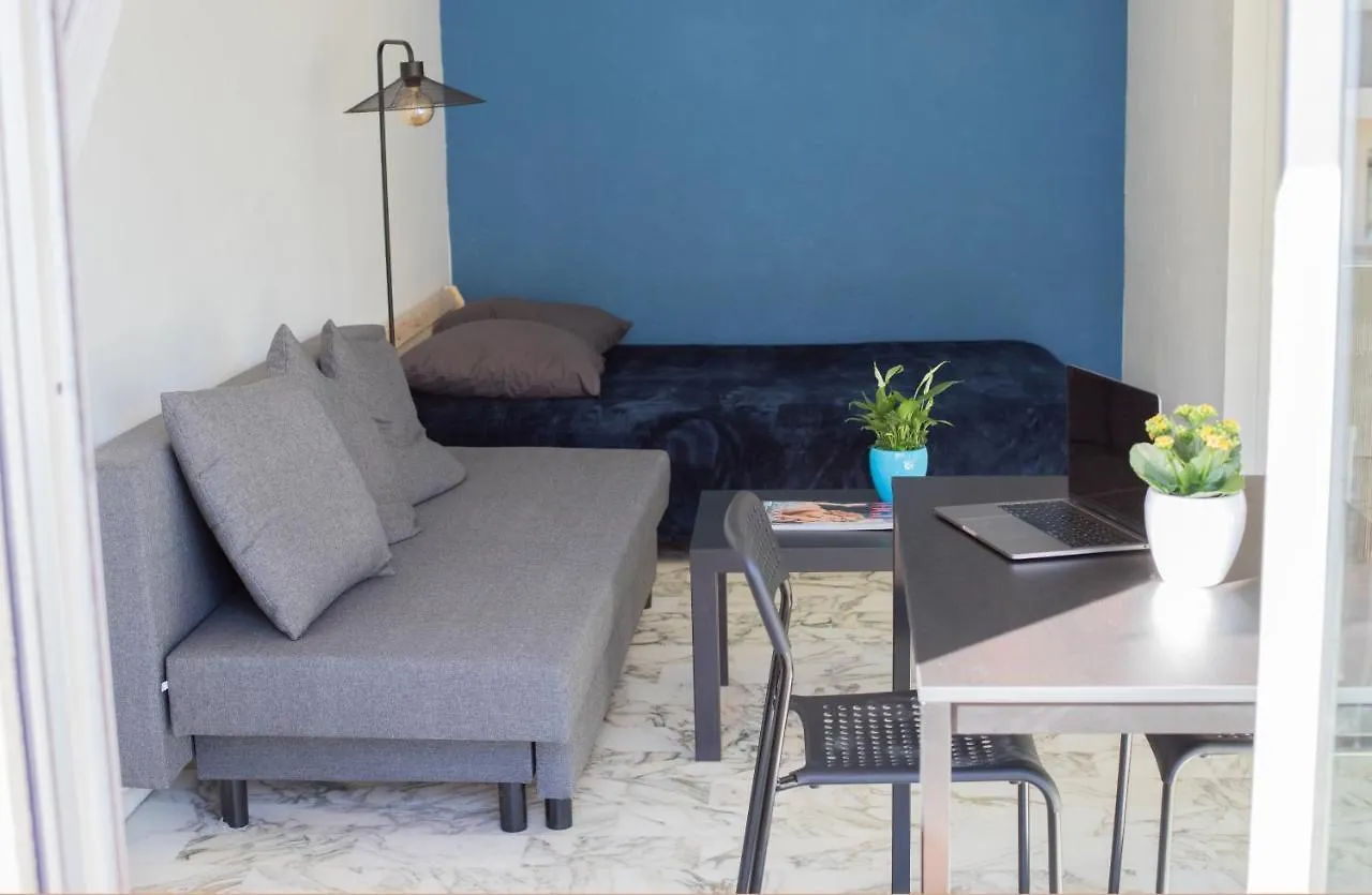 Studio With Terrace And Sea View, 10 Min To The Beach Nice